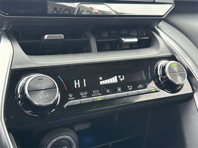 Used 2023 Toyota Venza LE image 18