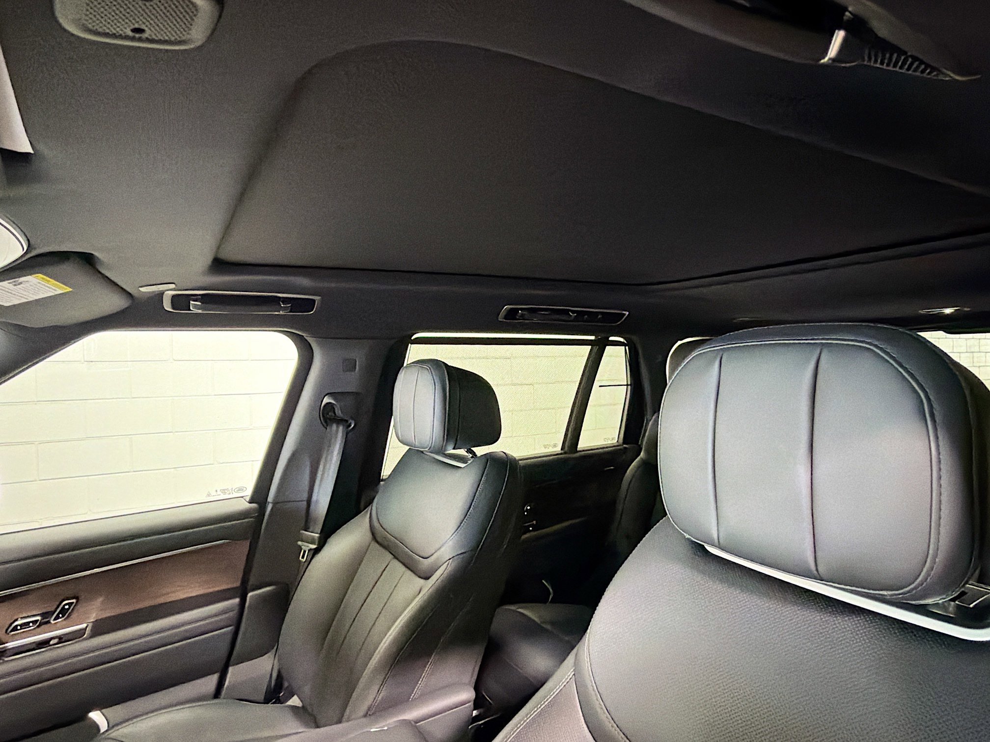 Used 2025 Land Rover Range Rover Long Wheelbase SE image 26