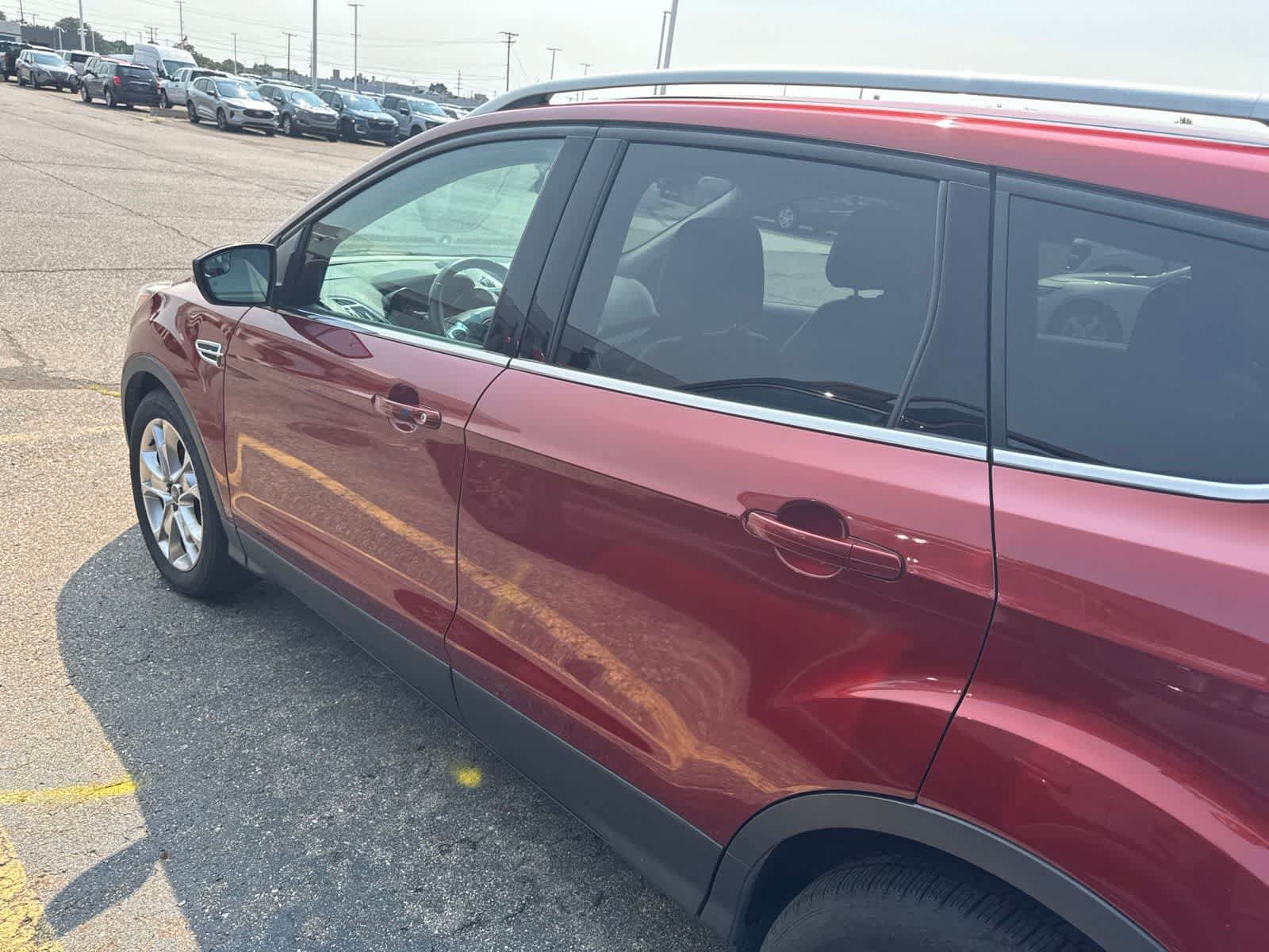Used 2015 Ford Escape Titanium FWD image 17