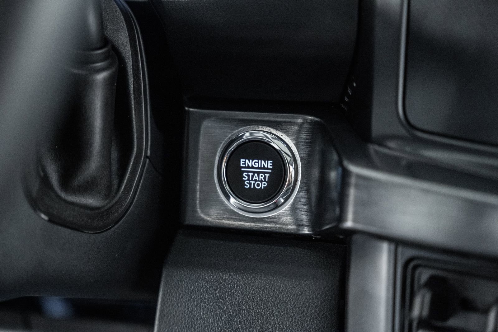 Used 2025 Ford F250 Lariat w/ Black Appearance Package image 32