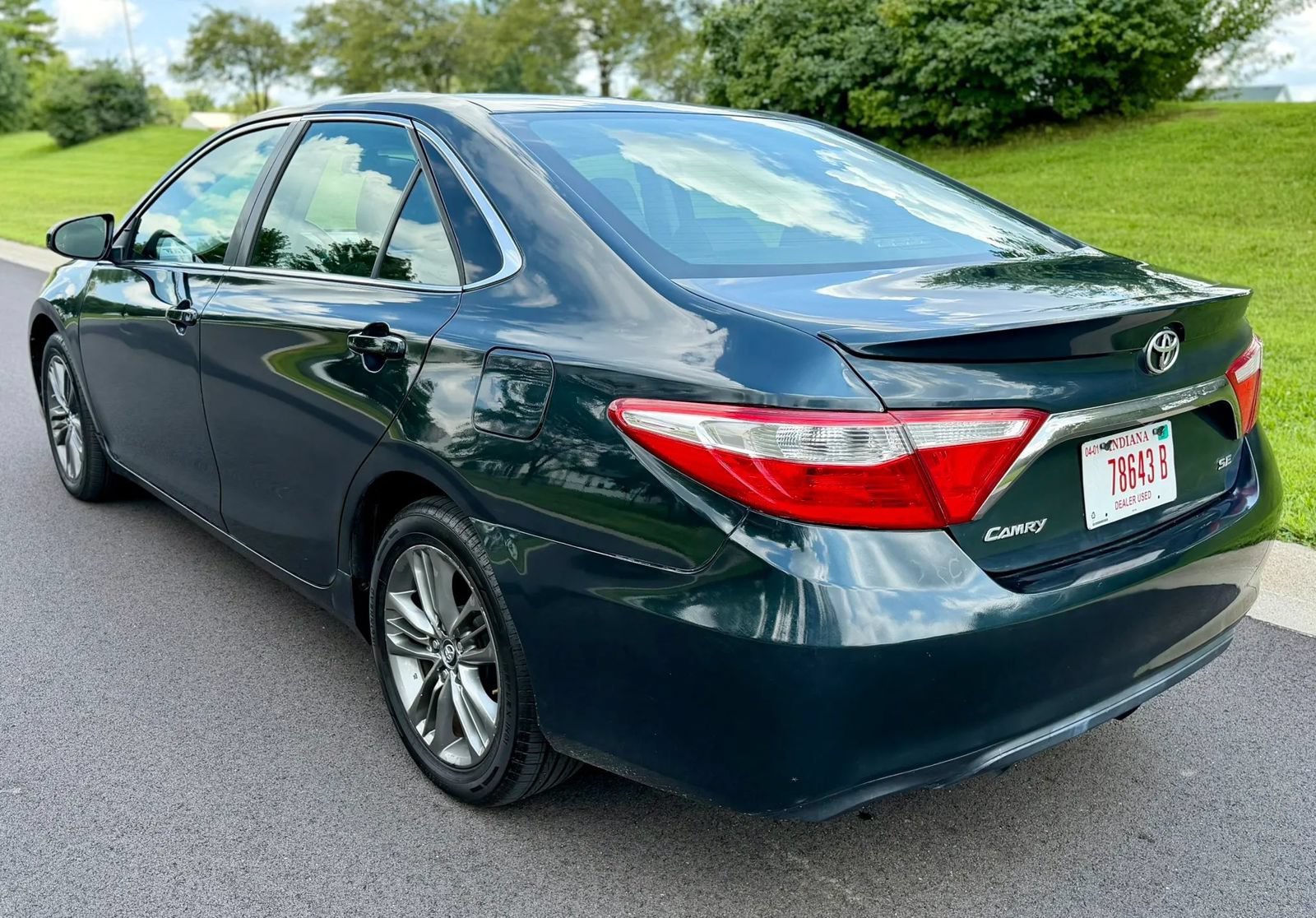 Used 2017 Toyota Camry SE FWD image 5