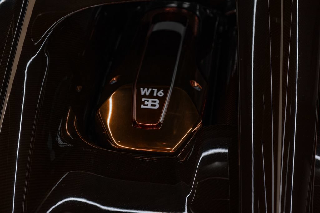 Used 2020 Bugatti Chiron AWD/4WD image 29