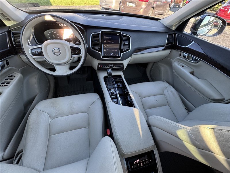 Used 2017 Volvo XC90 T6 Momentum w/ Vision Package AWD/4WD image 9