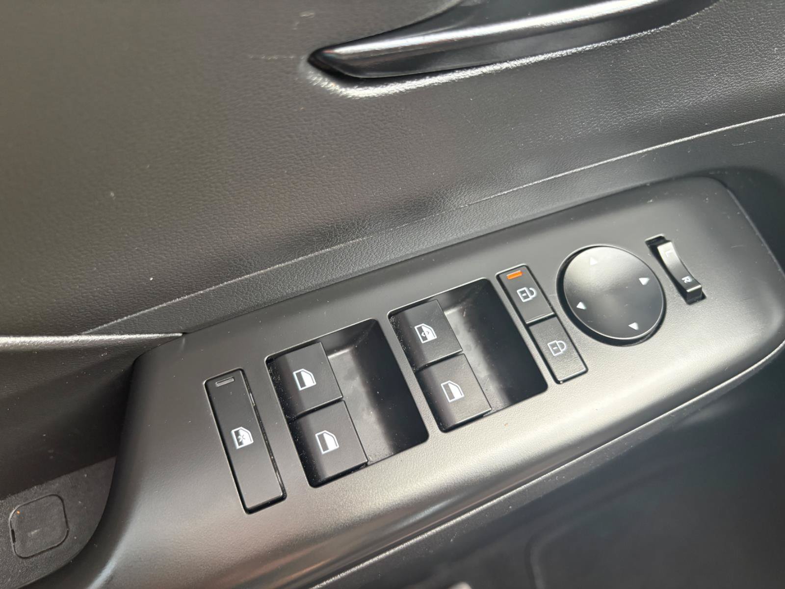 Used 2024 Hyundai Kona SEL FWD image 30