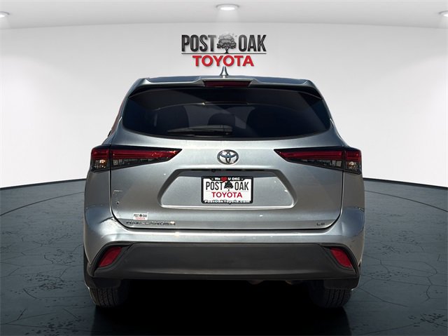 Used 2020 Toyota Highlander LE image 6