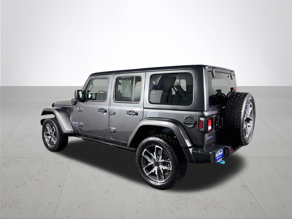 Certified 2024 Jeep Wrangler Unlimited w/ Convenience Group AWD/4WD image 9