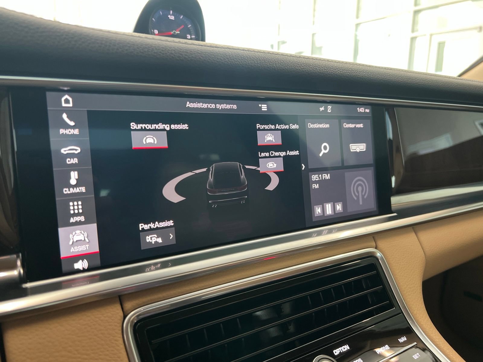 Used 2018 Porsche Panamera 4S AWD/4WD image 15