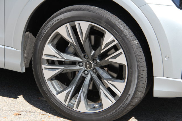 Used 2024 Audi Q8 Premium Plus AWD/4WD image 10