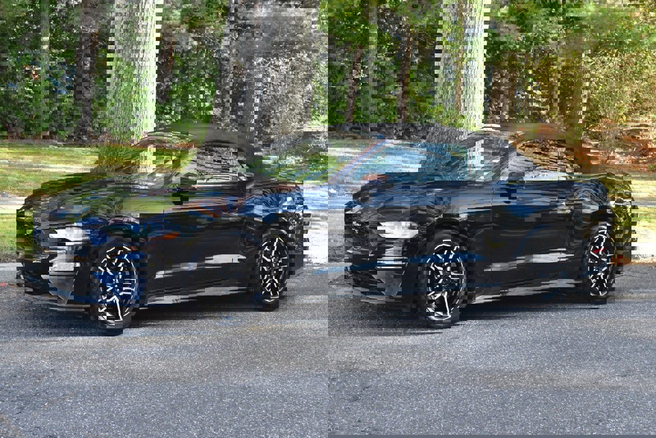 Used 2019 Ford Mustang Premium image 16