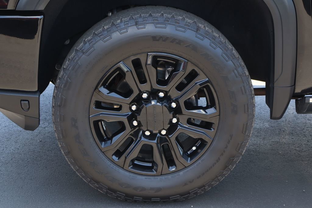 Used 2022 GMC Sierra 2500 Denali w/ Denali Black Diamond Edition AWD/4WD image 35