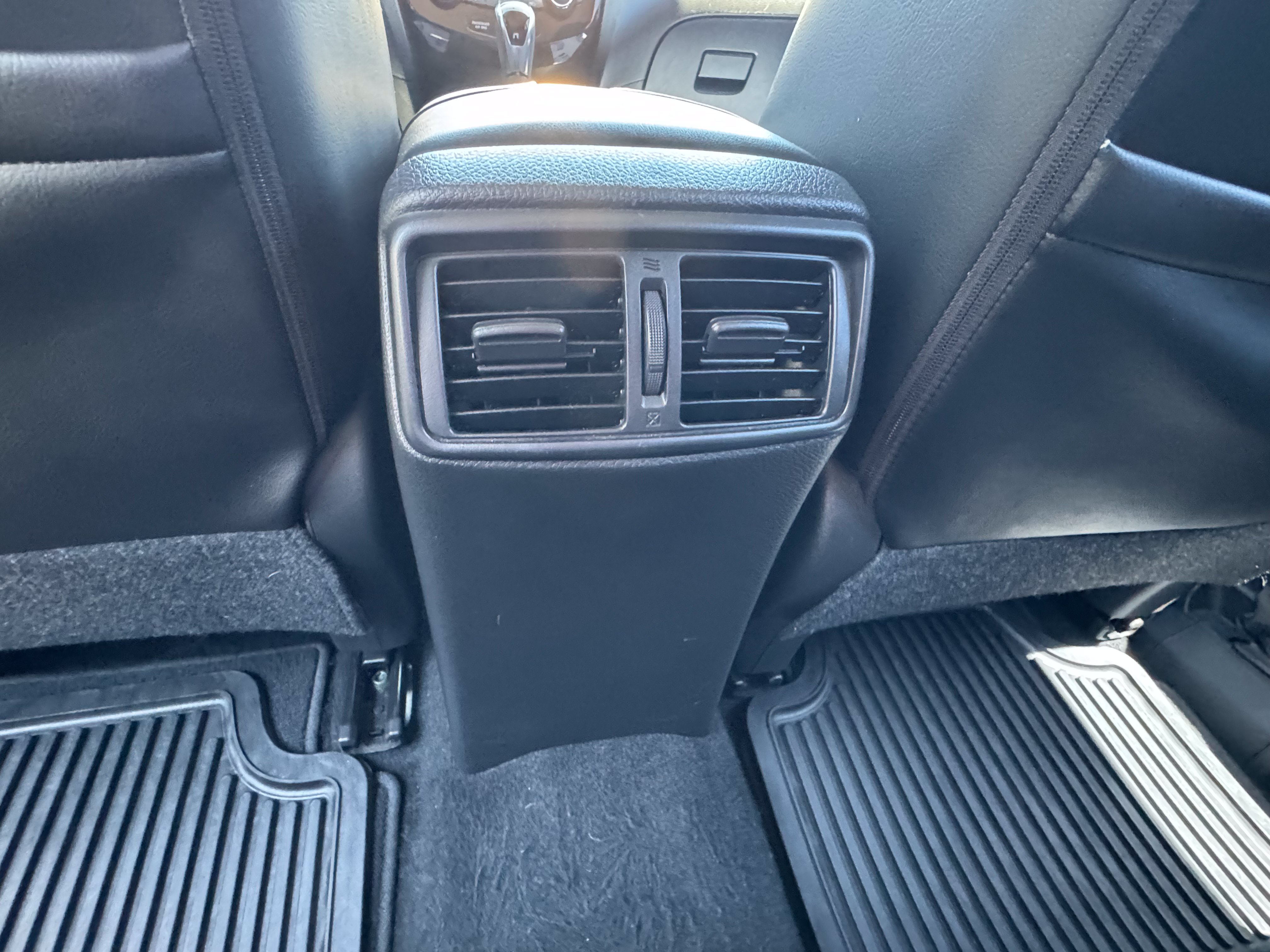 Used 2018 Nissan Rogue Sport SL FWD image 8