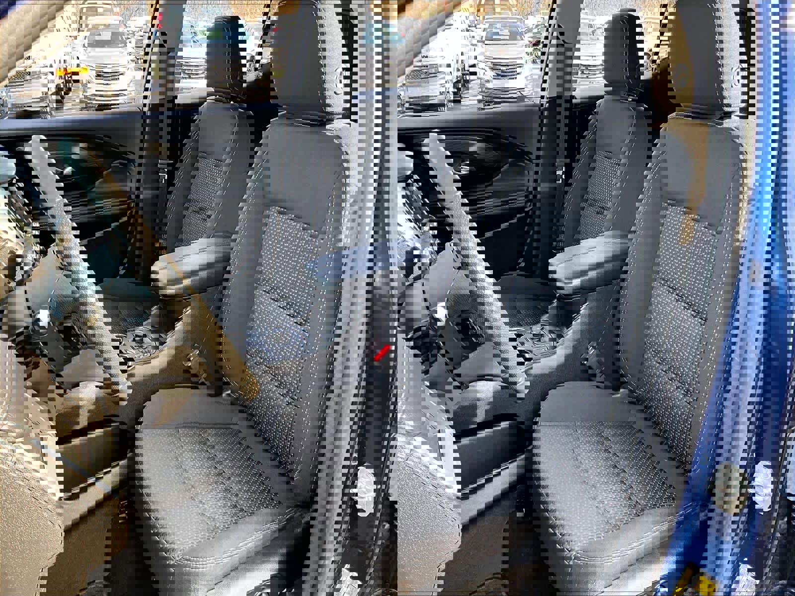 Used 2022 GMC Terrain SLE w/ Driver Convenience Package image 10