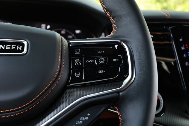 New 2026 Jeep Grand Wagoneer L Summit AWD/4WD image 14
