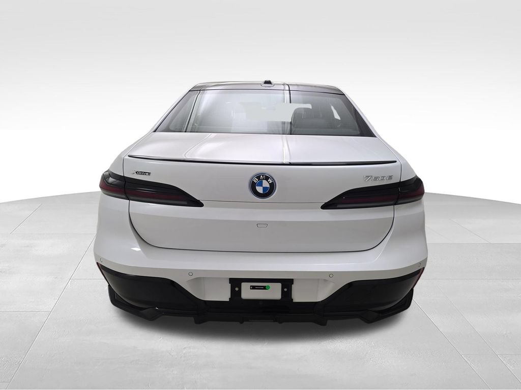 New 2026 BMW 750e xDrive AWD/4WD image 9