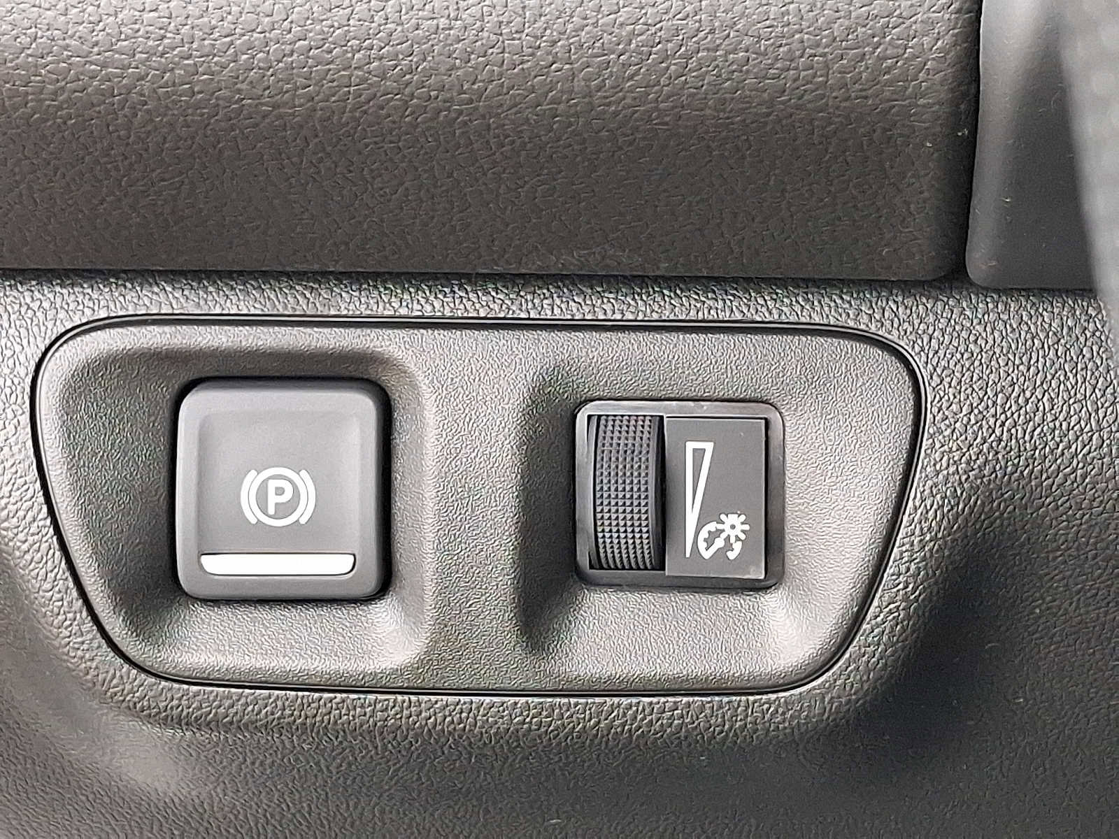 Used 2023 GMC Acadia SLE w/ Driver Convenience Package image 24