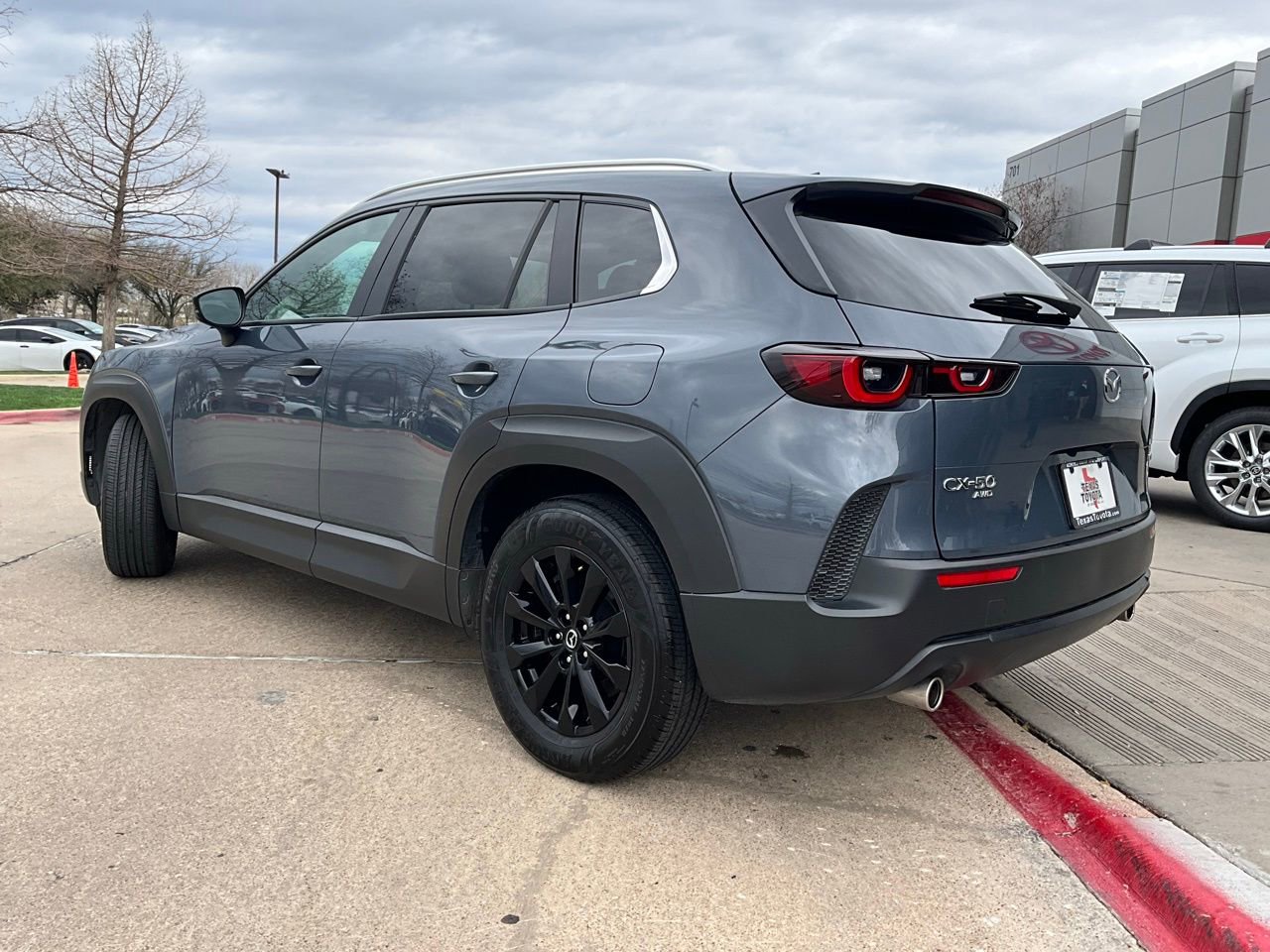 Used 2025 MAZDA CX-50 AWD 2.5 S w/ Premium Package image 8