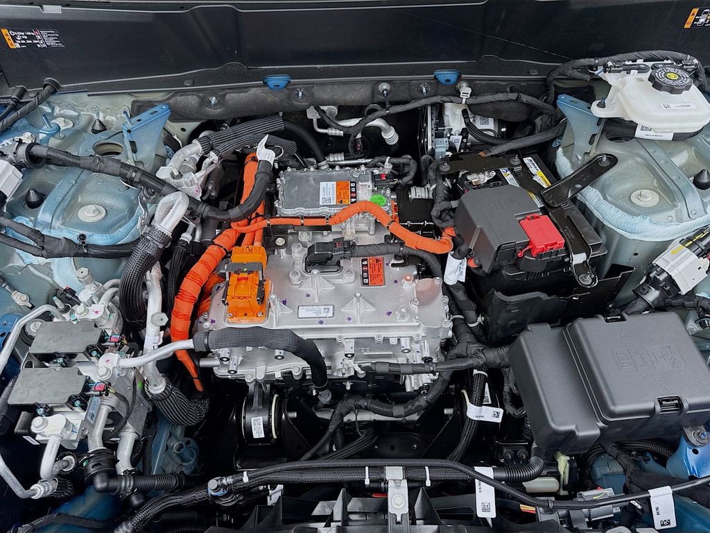 New 2026 Cadillac Vistiq Sport w/ LPO, Floor Liner Package image 32