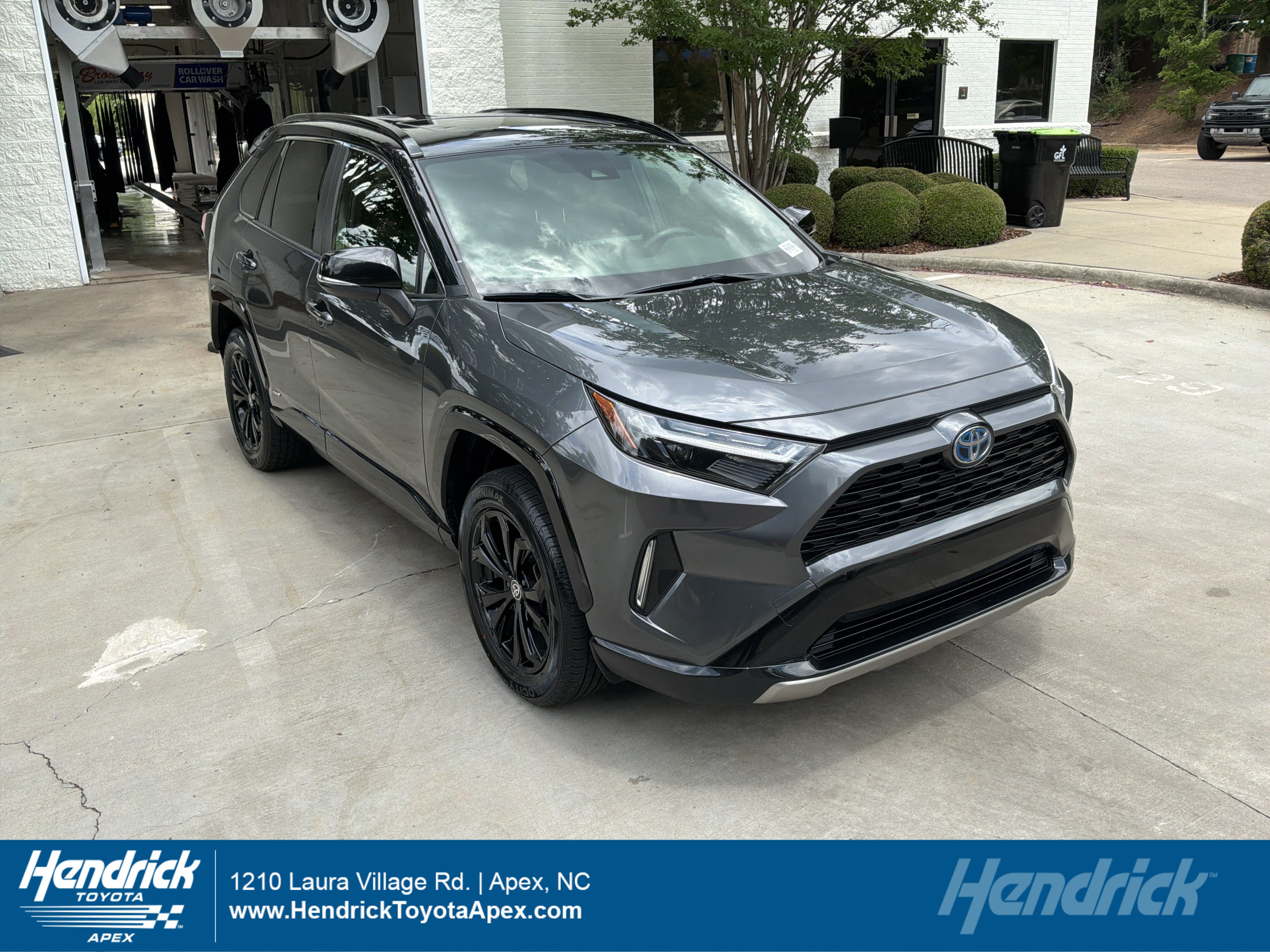 Used 2022 Toyota RAV4 XSE AWD/4WD image 1