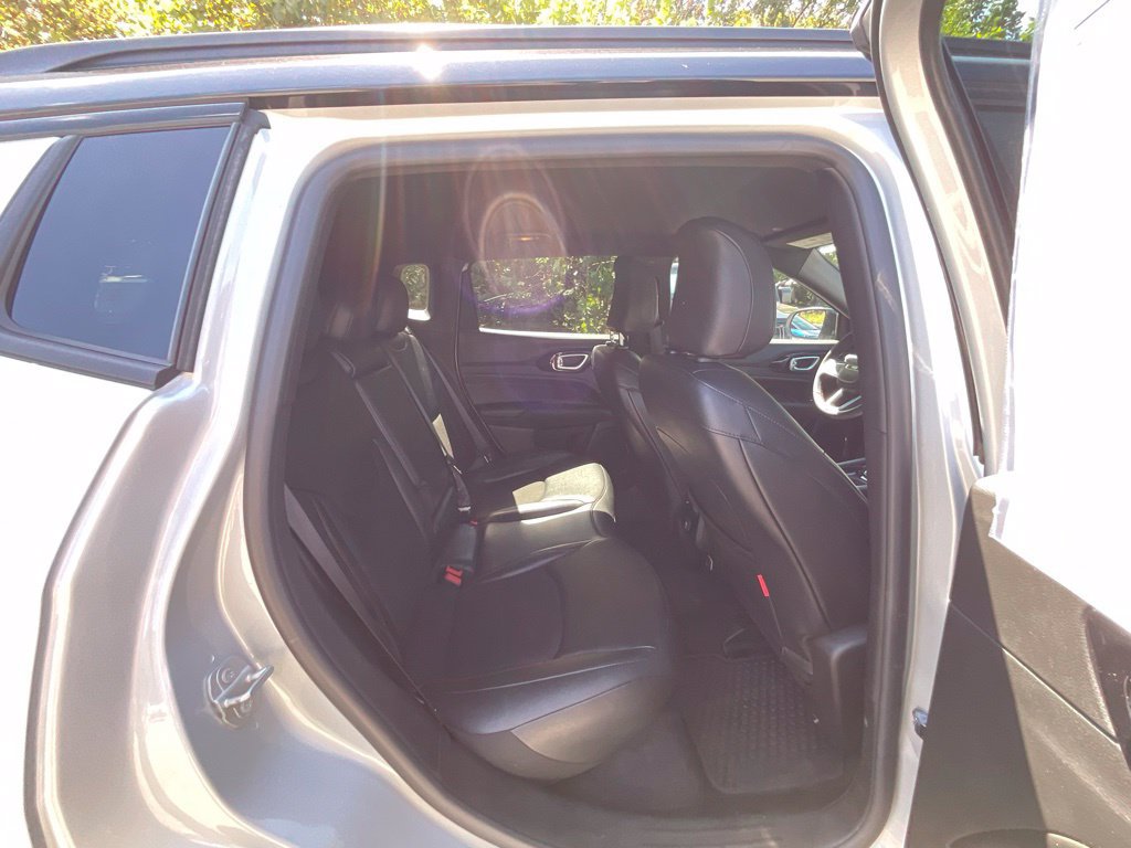 Used 2025 Jeep Compass Trailhawk AWD/4WD image 24