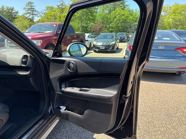 Used 2019 MINI Cooper Countryman ALL4 w/ Premium Package AWD/4WD image 17