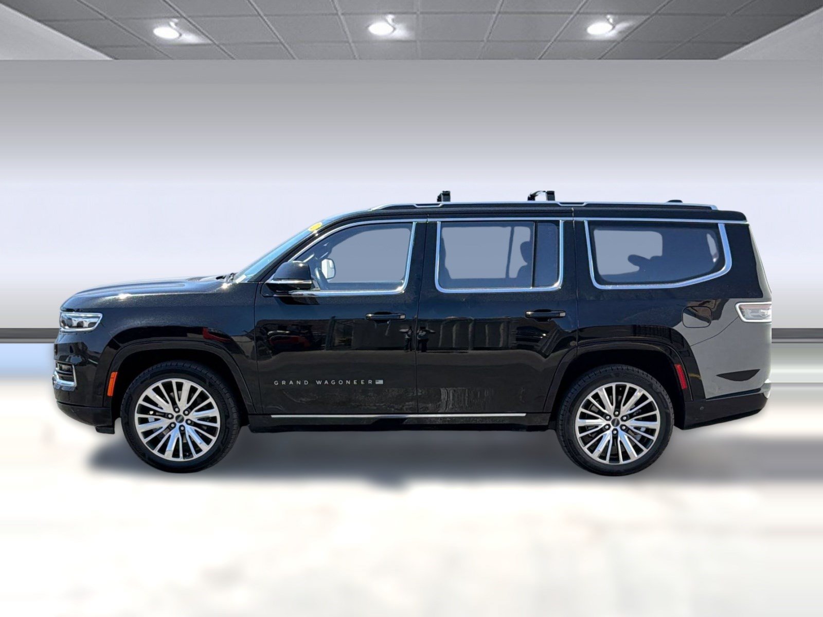 Used 2022 Jeep Grand Wagoneer Series III w/ Flexible Seating Group AWD/4WD image 2