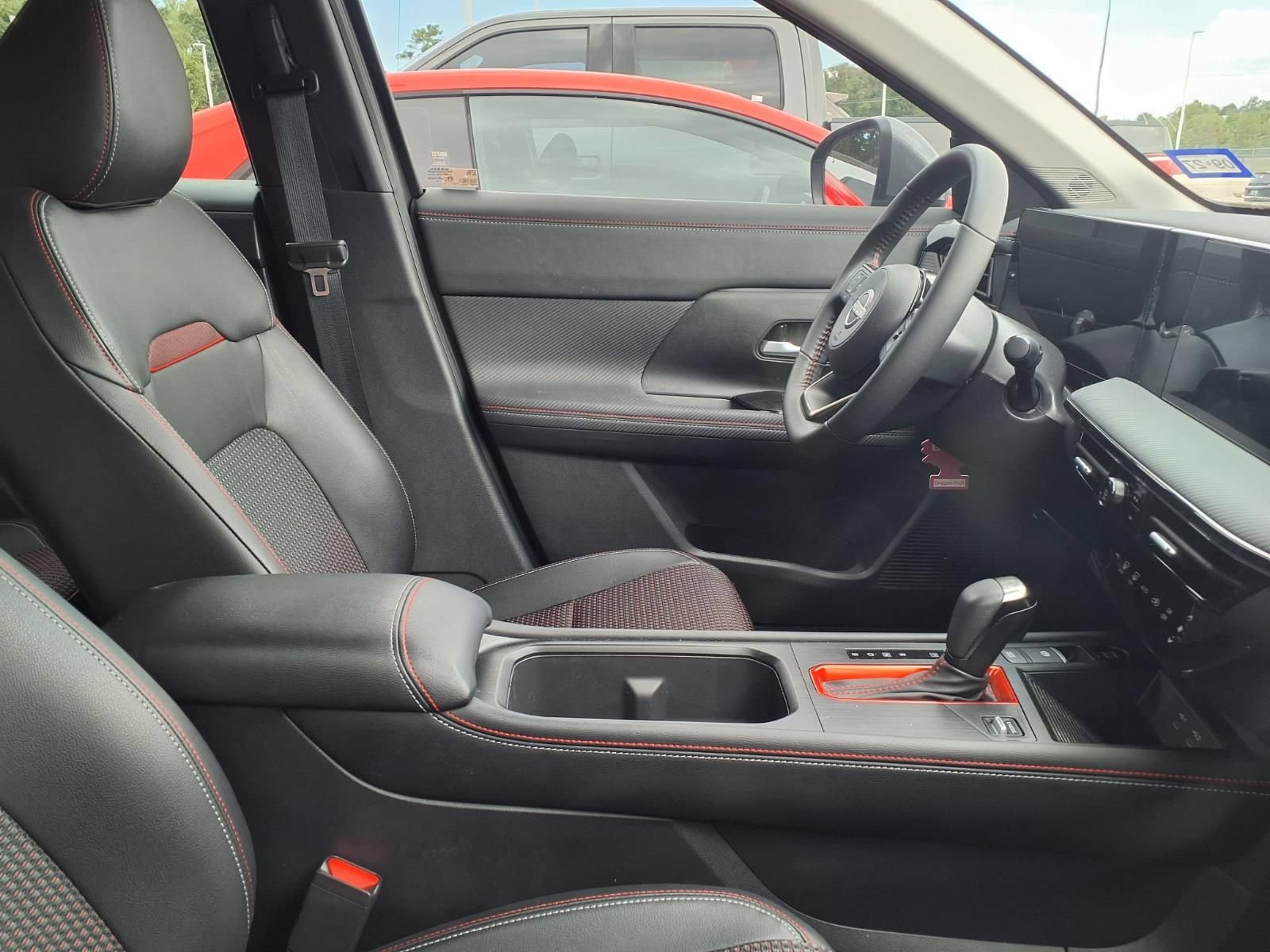 Used 2025 Nissan Kicks SR FWD image 5
