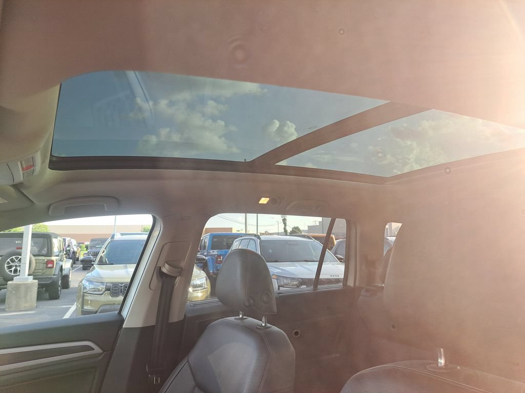 Used 2018 Volkswagen Atlas SEL w/ R-Line Package AWD/4WD image 20