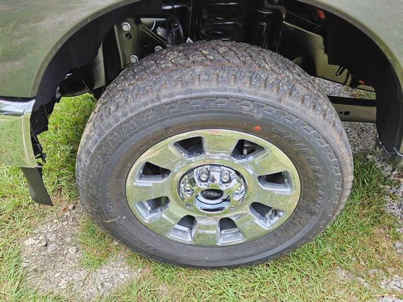 New 2025 Ford F250 Lariat w/ Chrome Package image 16