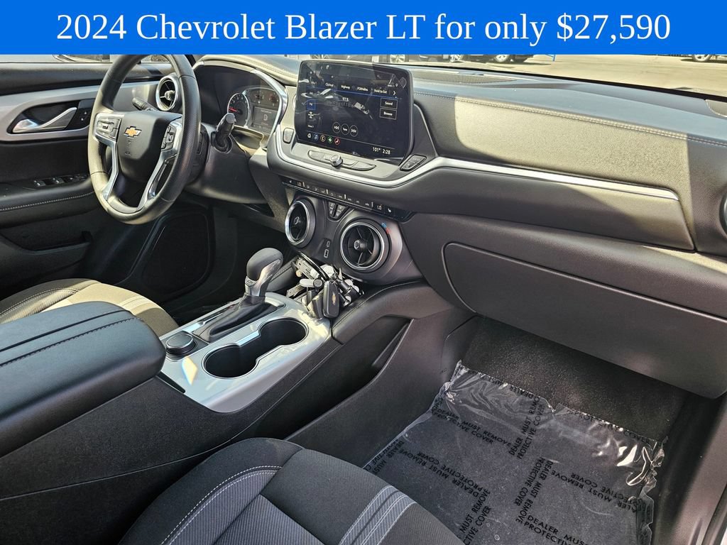 Used 2024 Chevrolet Blazer LT FWD image 10