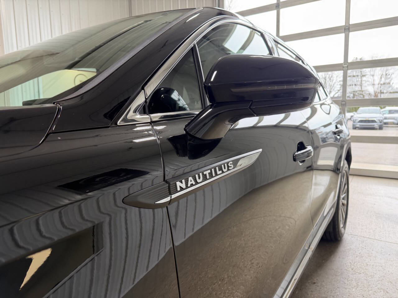 Used 2021 Lincoln Nautilus Reserve image 4