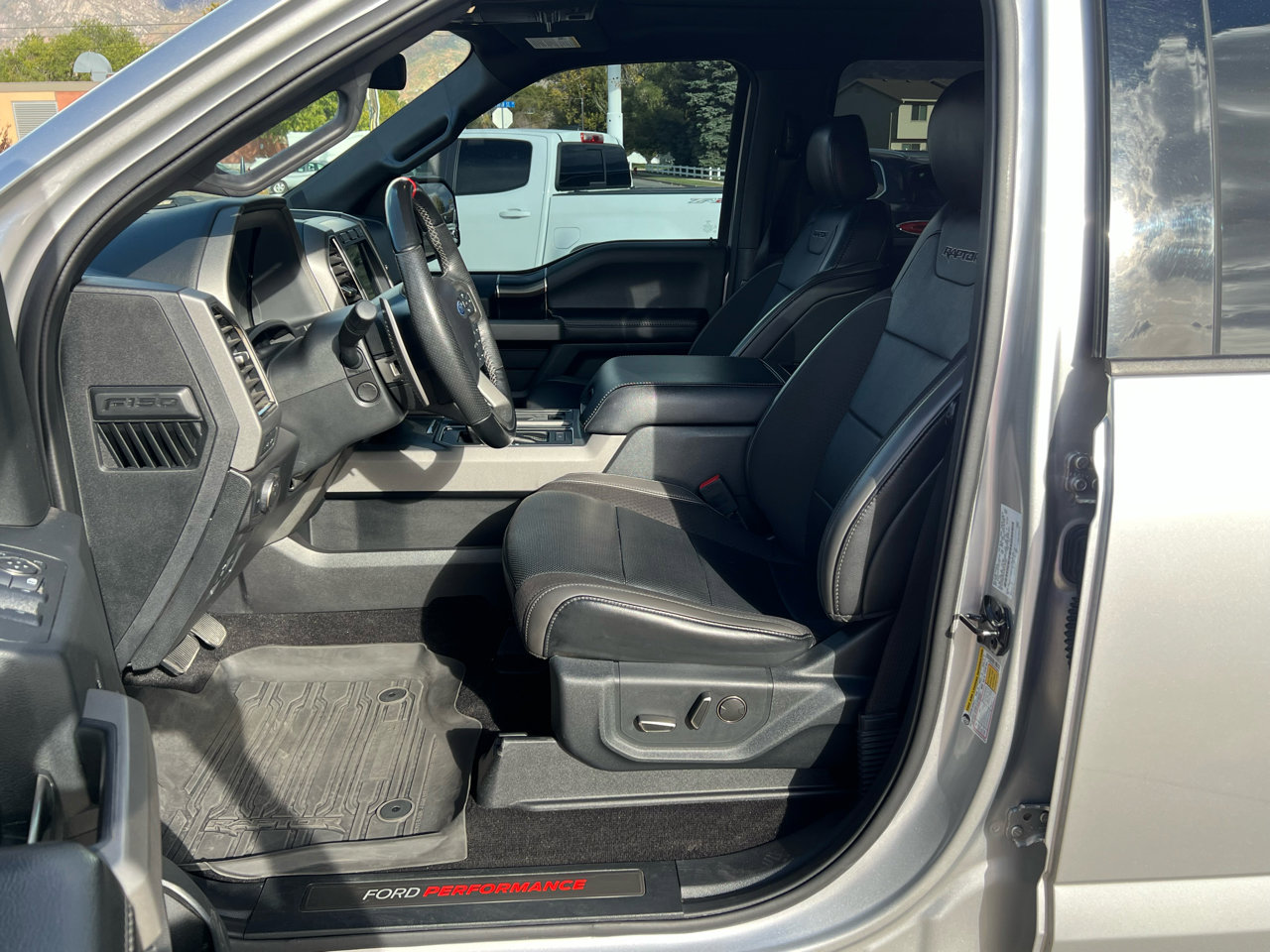 Used 2019 Ford F150 Raptor w/ Equipment Group 802A Luxury image 46