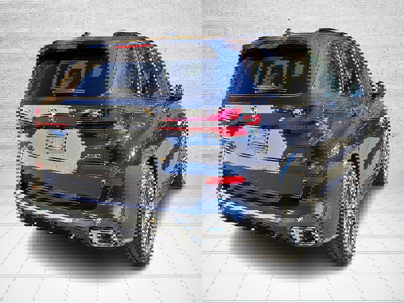 Used 2026 BMW X5 xDrive50e w/ Executive Package image 4