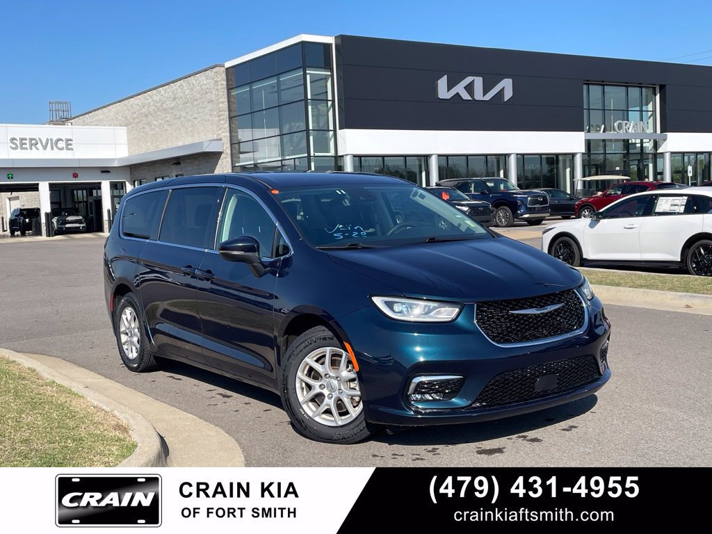 Used 2023 Chrysler Pacifica Touring-L