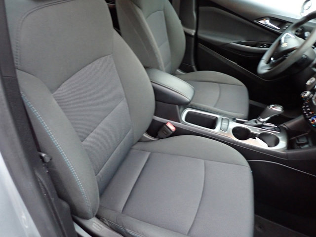 Used 2017 Chevrolet Cruze LT w/ Convenience Package image 11