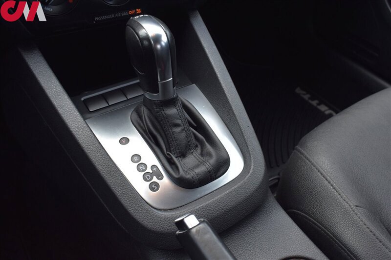 Used 2012 Volkswagen Jetta TDI w/ TDI Appearance Pkg FWD image 17