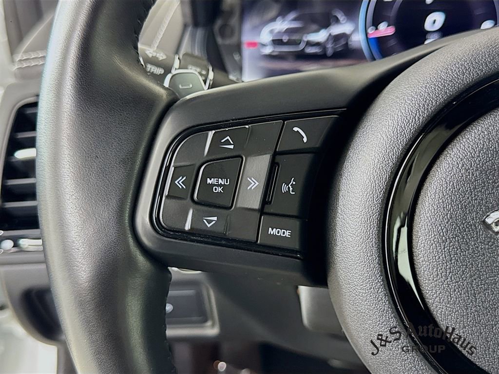 Used 2022 Jaguar F-TYPE Coupe image 13