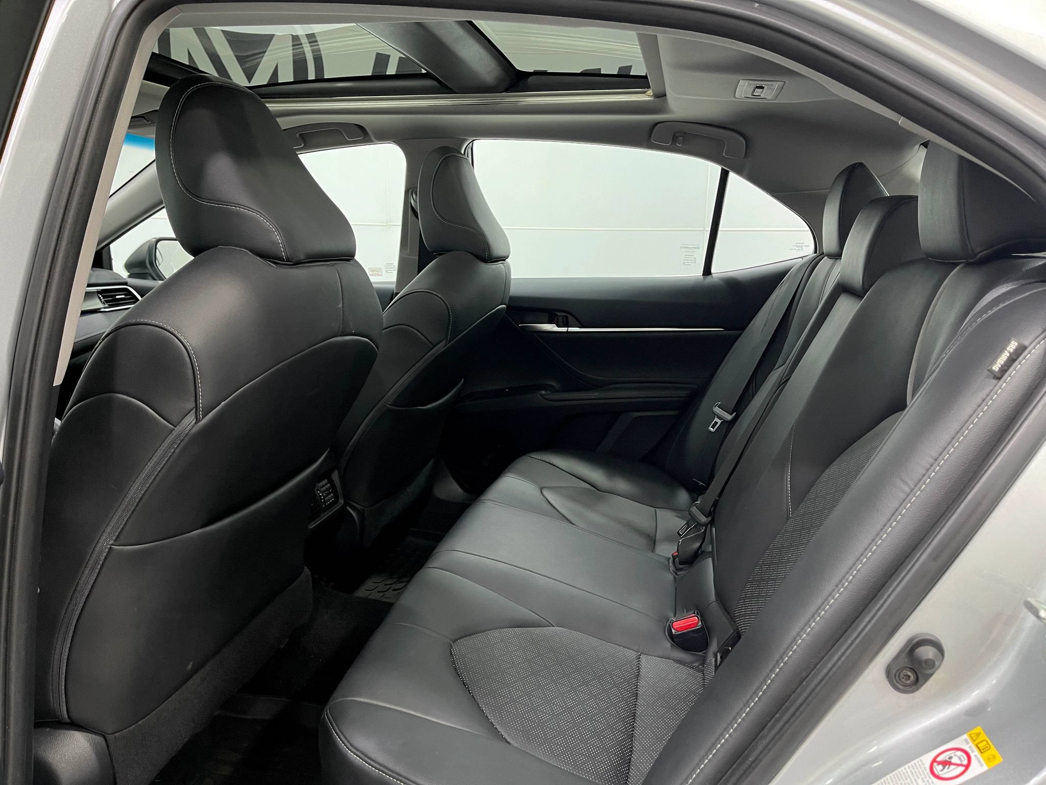 Used 2018 Toyota Camry XSE FWD image 28