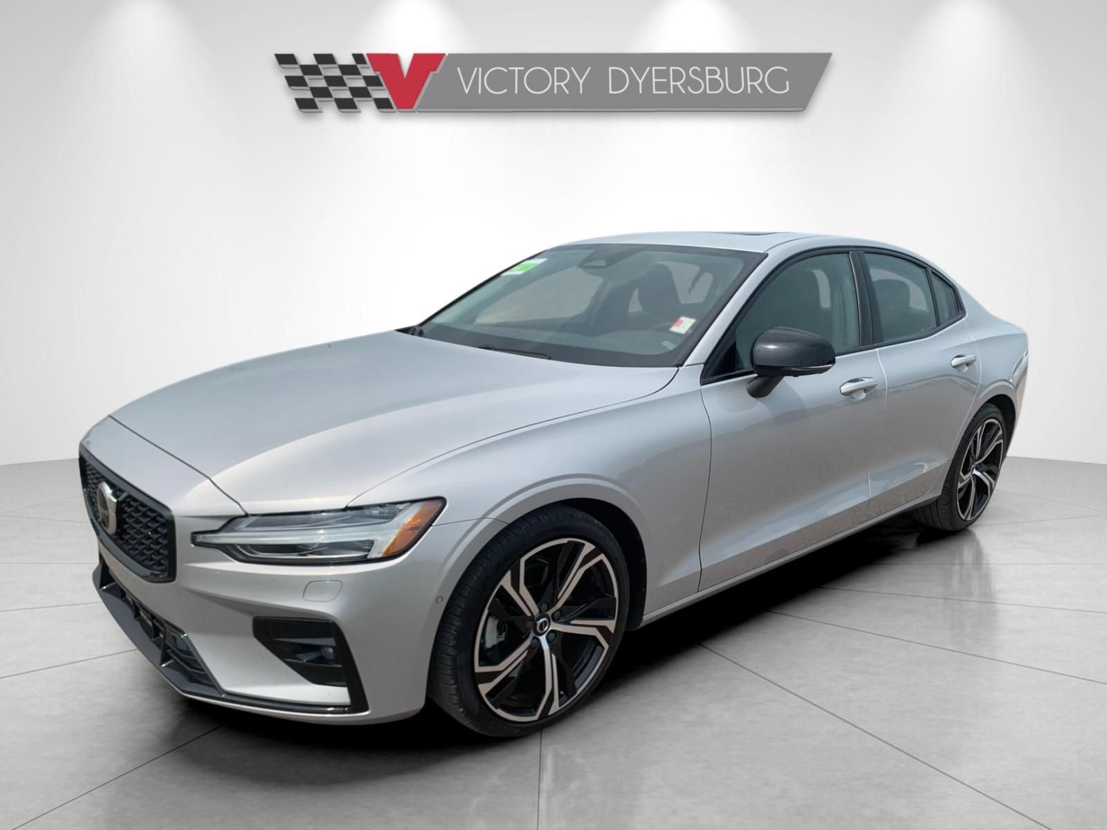 Used 2025 Volvo S60 B5 Plus AWD/4WD image 8