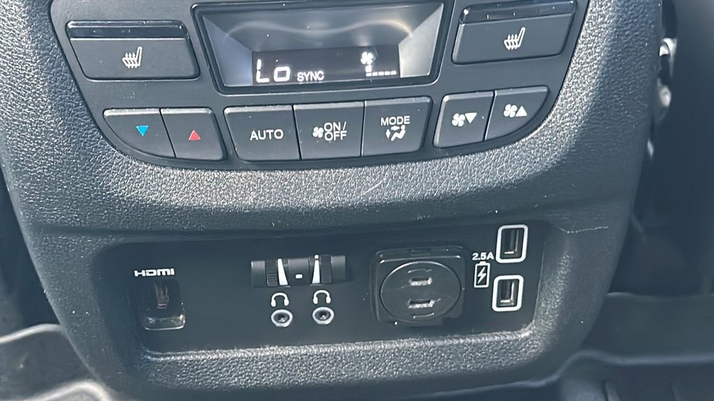 Used 2022 Honda Pilot Black Edition image 23