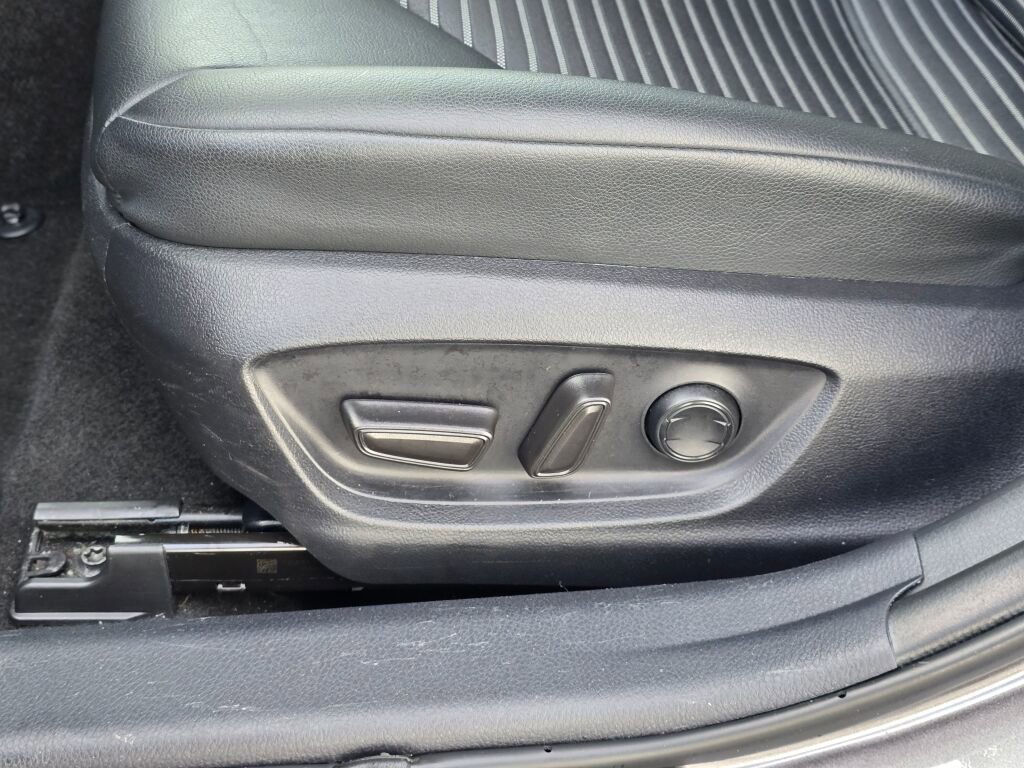 Used 2024 Toyota Camry SE image 23