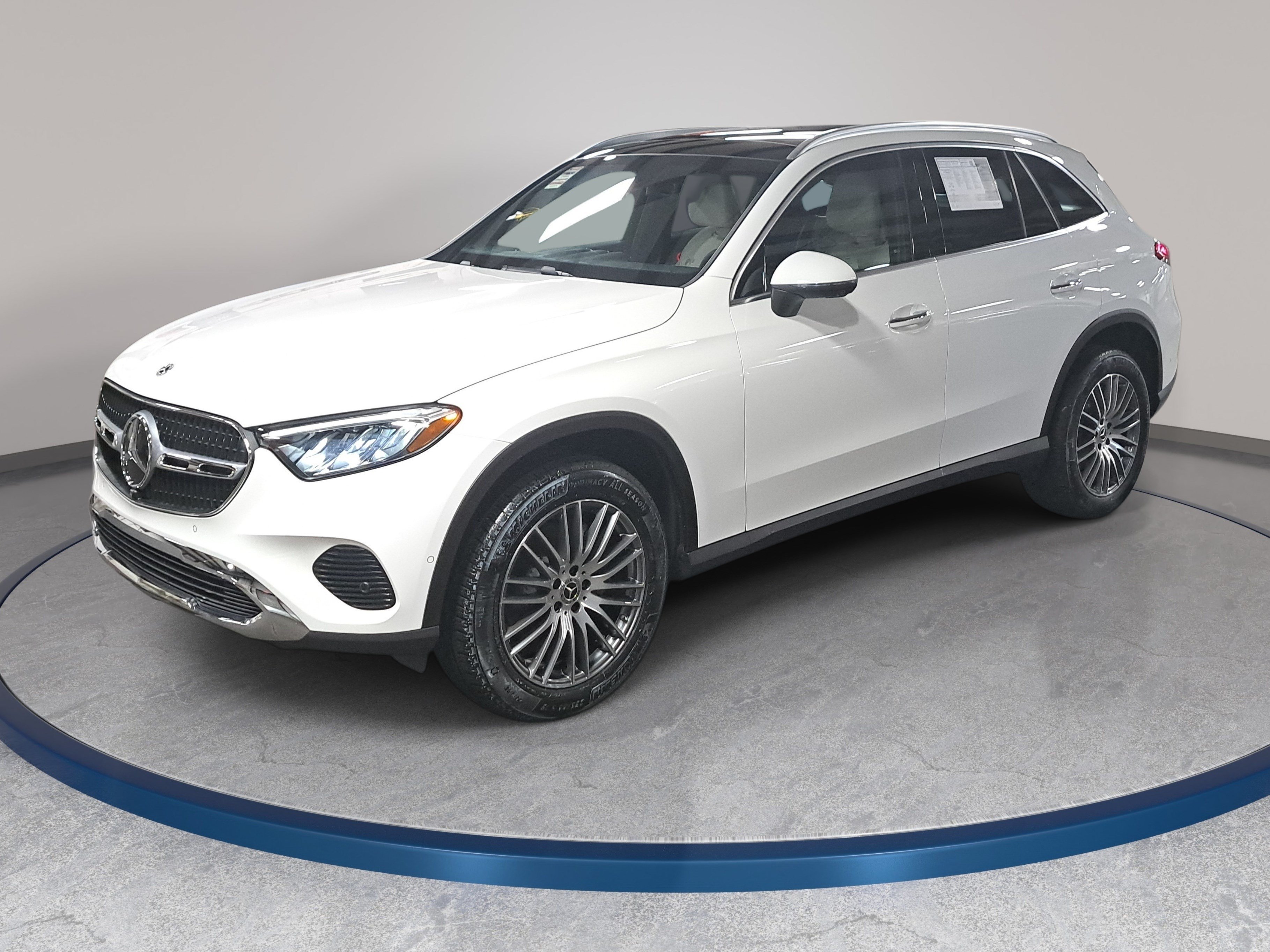 Used 2026 Mercedes-Benz GLC 300 4MATIC image 1