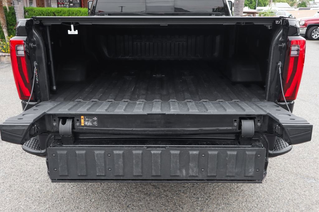 Used 2024 GMC Sierra 2500 Denali w/ Denali Reserve Package image 9