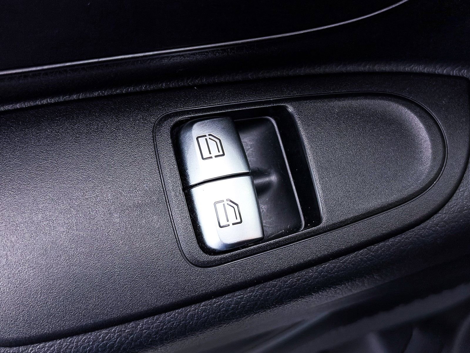 Used 2023 Mercedes-Benz Metris Passenger image 16