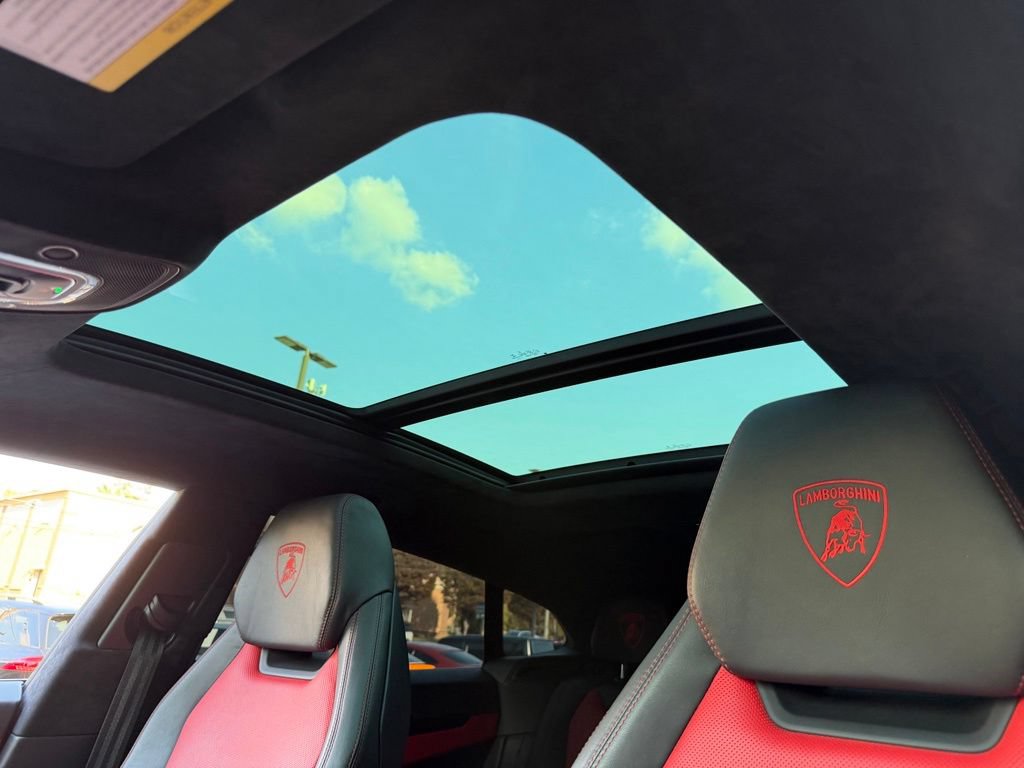 Used 2021 Lamborghini Urus AWD/4WD image 54