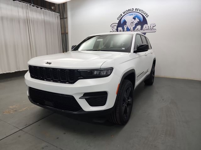 New 2025 Jeep Grand Cherokee Altitude image 12