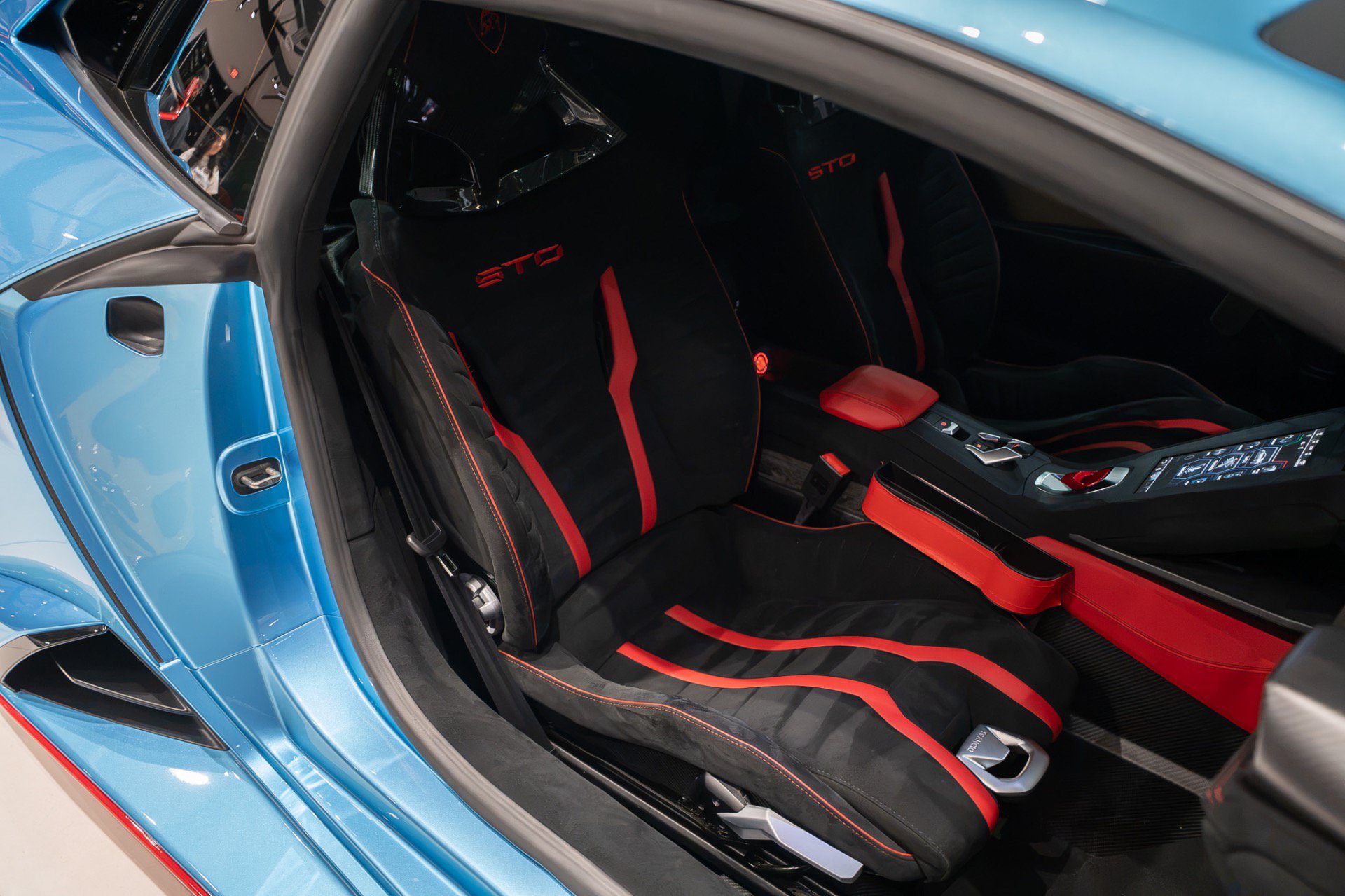 Used 2023 Lamborghini Huracan STO RWD image 27