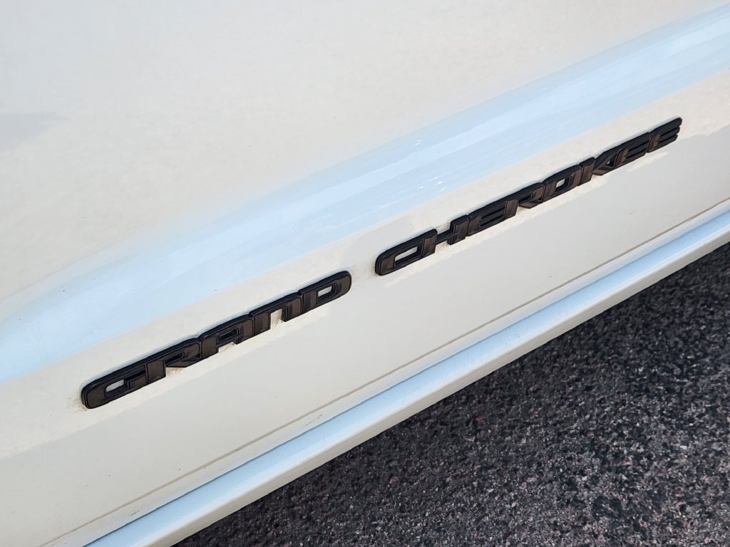 Used 2020 Jeep Grand Cherokee Altitude AWD/4WD image 11