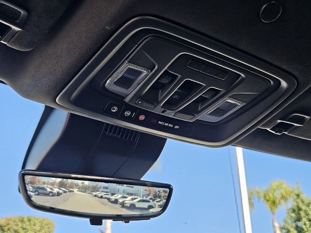 Used 2025 GMC Sierra 1500 AT4X image 33