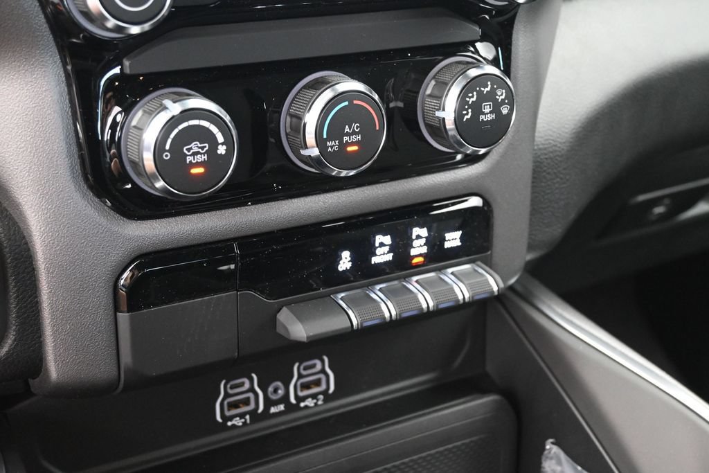 New 2026 RAM 1500 Express AWD/4WD image 21