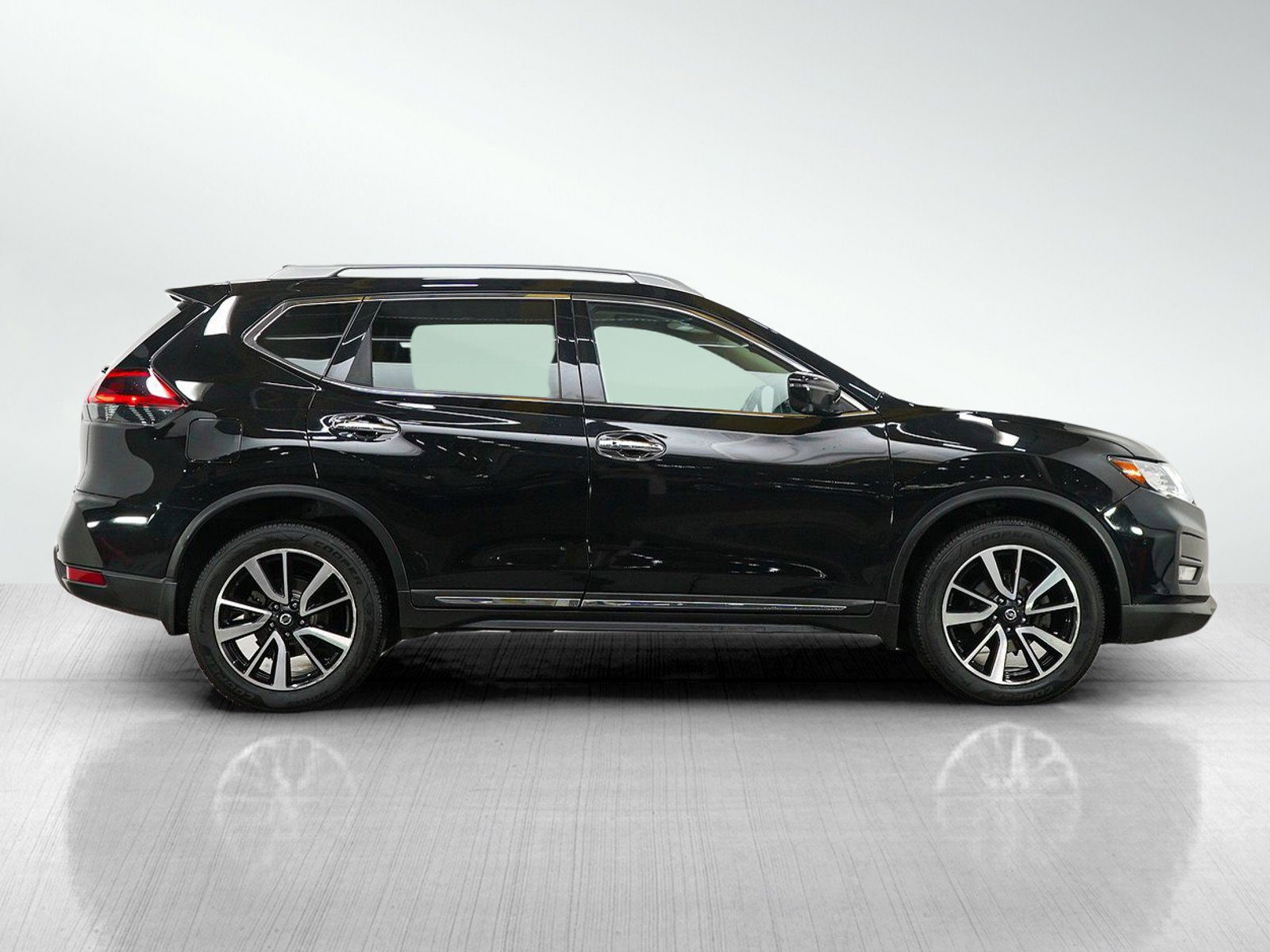 Used 2020 Nissan Rogue SL w/ Premium Package image 6